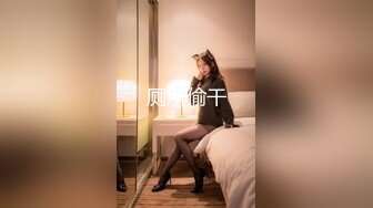 潜入写字楼女厕偷拍❤️一身黑装长发美女被拍两次前后都被看光光