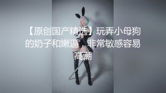 非常听话的白丝小学妹，衣服都脱了还害羞让她给撸鸡巴玩足交，骑脖子上草她嘴，主动上位后入爆草好紧啊