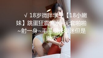 偷窥漂亮幼儿园美女老师 这大奶子超诱惑 红色骚内丁卡着屁沟露出半边阴户