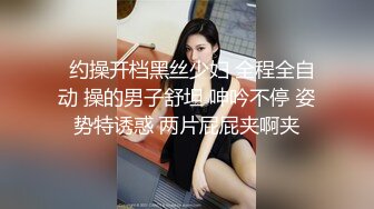 漂亮素颜眼镜美眉吃鸡吞精 眼镜掉在鼻尖上给男友吃鸡的样子很可爱 笑的很开心 看来是真爱