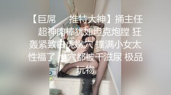 外企白领少妇瞒着老公和黑人老板激情车震~SUV车空间大震起来就是舒服~操得骚逼叫嗷嗷！！