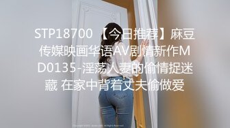 00后小女友很听话，趴下露脸口爆，动作很娴熟