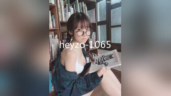 她的眼睛太色情♥高170厘米E罩杯美乳和美腿S线身材♥大胸吸了很多次