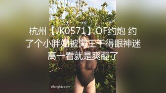 极品美乳骚货沾口水后入，张大嘴巴都喘不过气